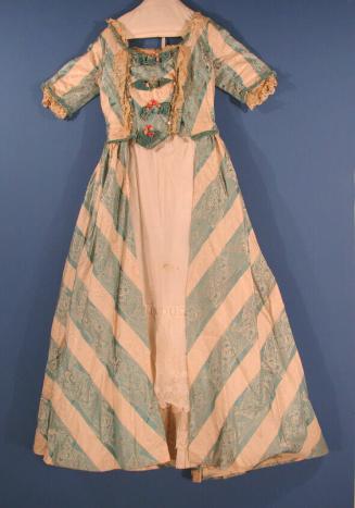 Front of dress with one petticoat