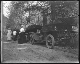 Gift of Mrs. Byard Williams, 1988.133.193  © 2013 The Connecticut Historical Society.