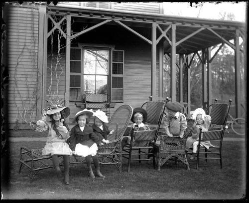 Gift of Mrs. Byard Williams, 1988.133.116  © 2013 The Connecticut Historical Society.