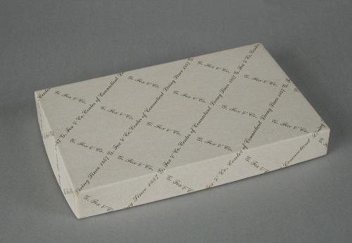 Gift of Mrs. Kenneth Kornrich, 1997.82.4a,b  © 2009 The Connecticut Historical Society.