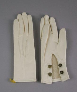 Gift of Mrs. Richard Koopman and Mrs. Bernard Schiro, 1980.87.26a,b  © 2009 The Connecticut His…