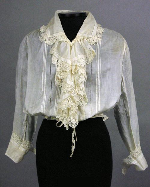 Estate of Florence S. M. Crofut, gift of Mrs. George H. Day, 1974.50.194  © 2010 The Connecticu…