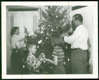 Gift of Northeast Utilities, 1982.28.48  , © 2011 The Connecticut Historical Society.