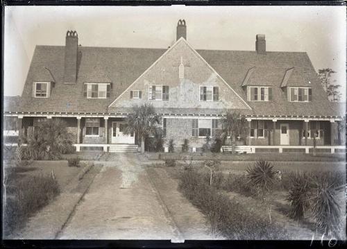 Gift of the Rosalie Thorne McKenna Foundation, 2011.344.110  © 2012 The Connecticut Historical …