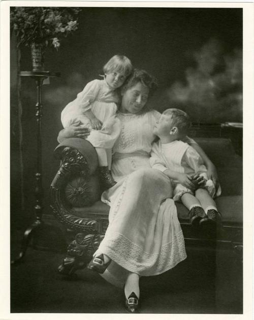 Gift of the Rosalie Thorne McKenna Foundation, 2011.344.1006  © 2012 The Connecticut Historical…
