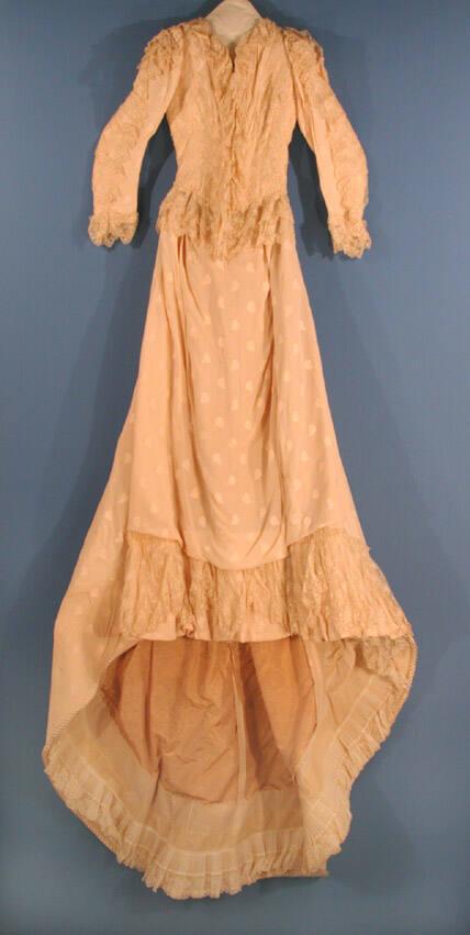 Gift of Mrs. Vincent Brown Coffin, 1971.67.14.1a-b, Connecticut Historical Society, Public Doma…