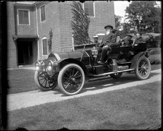 Gift of Mrs. Byard Williams, 1988.133.130  © 2013 The Connecticut Historical Society.