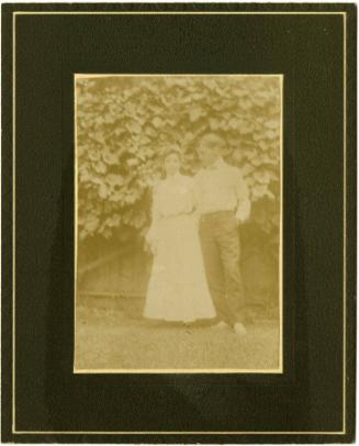 Gift of Dr. and Mrs. H. F. Pierce, 2013.63.16  © 2014 The Connecticut Historical Society.