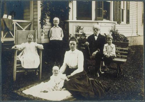 Gift of F. Ruth Johnson, 1982.64.54a  © 2001 The Connecticut Historical Society.