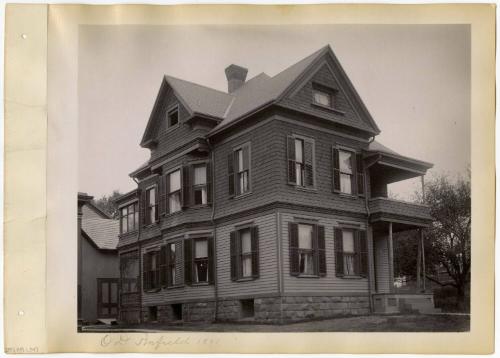 © 2015 The Connecticut Historical Society.