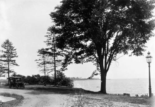 Gift of Margaret G. Giles 2015.87.730 © 2016 The Connecticut Historical Society.