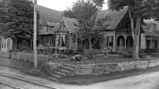 Gift of Margaret G. Giles 2015.87.787 © 2016 The Connecticut Historical Society.
