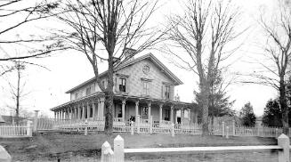 Gift of Margaret G. Giles 2015.87.994 © 2016 The Connecticut Historical Society.
