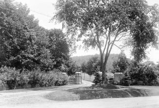 Gift of Margaret G. Giles 2015.87.1038 © 2016 The Connecticut Historical Society.