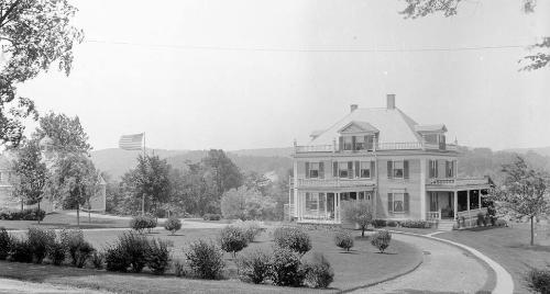 Gift of Margaret G. Giles 2015.87.1045 © 2016 The Connecticut Historical Society.