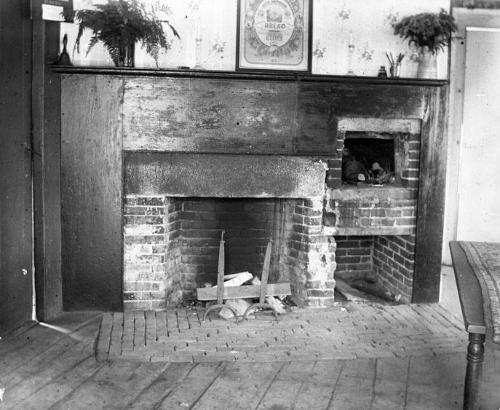 Gift of Margaret G. Giles 2015.87.1562 © 2016 The Connecticut Historical Society.