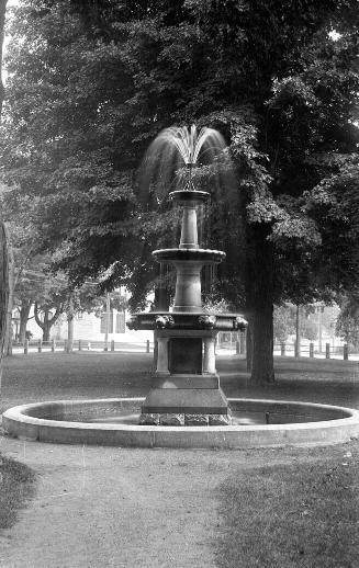 Gift of Margaret G. Giles 2015.87.1919 © 2016 The Connecticut Historical Society.
