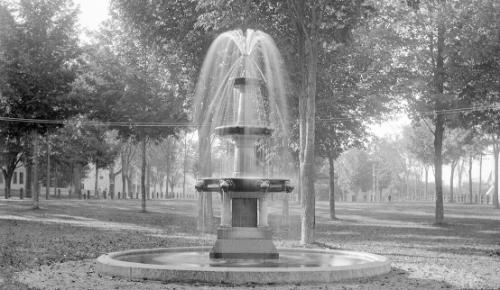 Gift of Margaret G. Giles 2015.87.1946 © 2016 The Connecticut Historical Society.