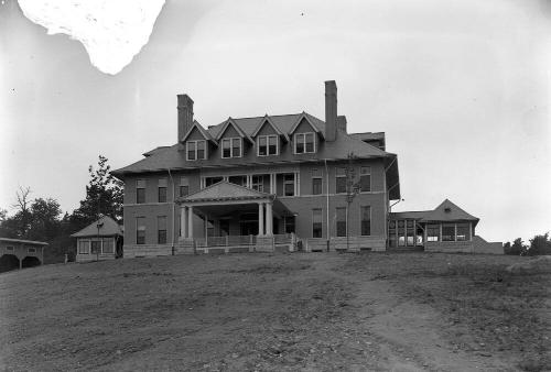 Gift of Margaret G. Giles 2015.87.1961 © 2016 The Connecticut Historical Society.