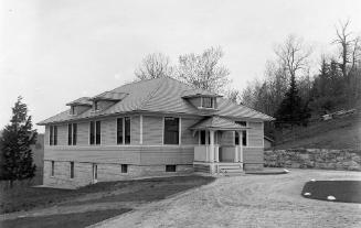 Gift of Margaret G. Giles 2015.87.2402 © 2016 The Connecticut Historical Society.