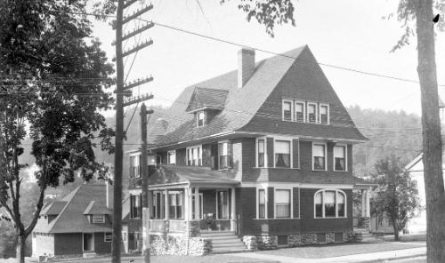 Gift of Margaret G. Giles 2015.87.2419 © 2016 The Connecticut Historical Society.