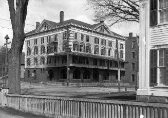Gift of Margaret G. Giles 2015.87.2447 © 2016 The Connecticut Historical Society.
