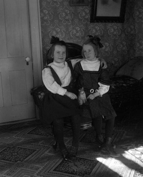 Gift of Margaret G. Giles 2015.87.3851 © 2016 The Connecticut Historical Society.