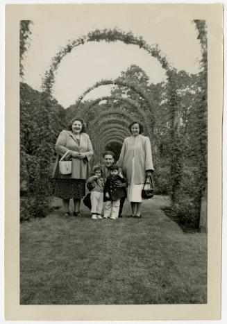 Gift of Nancy L. D'Annolfo Dellagrotta, 2020.20.2, Connecticut Historical Society, Copyright Un…