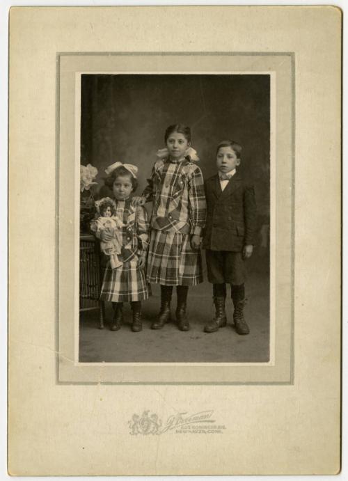 Gift of Joy Parise, 2003.249.2, Connecticut Historical Society, Copyright Undetermined
