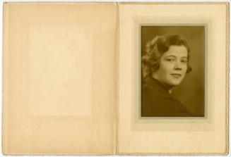 Gift of Martha Dewing, 2015.173.148a-b, Connecticut Historical Society, Copyright Undetermined