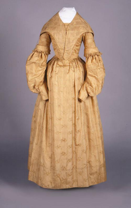 Gift of Miss Elizabeth Yale Hall, 1950.16.22a-b, Connecticut Historical Society, Public Domain