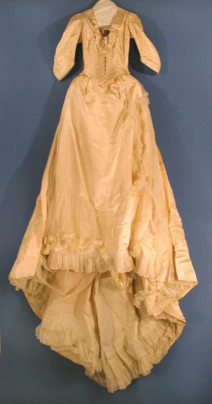 Gift of Mary W. Edwards, 1976.32.1a-b, Connecticut Historical Society, Public Domain
