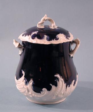 Lidded Biscuit Jar