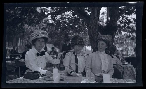 Gift of Mrs. Byard Williams, 1988.133.663, Connecticut Historical Society, Copyright Undetermin…