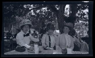 Gift of Mrs. Byard Williams, 1988.133.663, Connecticut Historical Society, Copyright Undetermin…