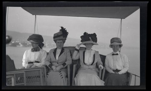 Gift of Mrs. Byard Williams, 1988.133.665, Connecticut Historical Society, Copyright Undetermin…