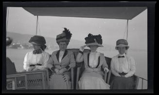 Gift of Mrs. Byard Williams, 1988.133.665, Connecticut Historical Society, Copyright Undetermin…