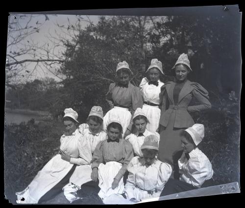Gift of Mrs. Byard Williams, 1988.133.366, Connecticut Historical Society, Copyright Undetermin…