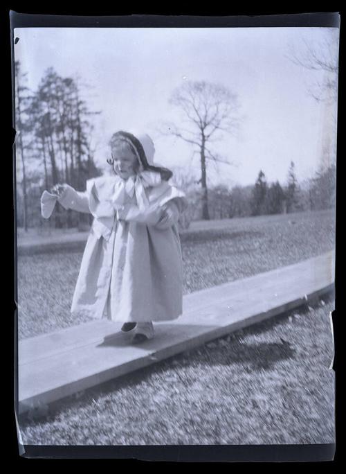 Gift of Mrs. Byard Williams, 1988.133.372, Connecticut Historical Society, Copyright Undetermin…
