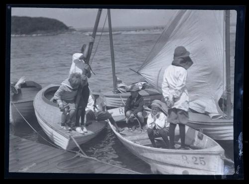 Gift of Mrs. Byard Williams, 1988.133.401, Connecticut Historical Society, Copyright Undetermin…
