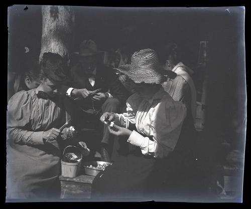 Gift of Mrs. Byard Williams, 1988.133.466, Connecticut Historical Society, Copyright Undetermin…