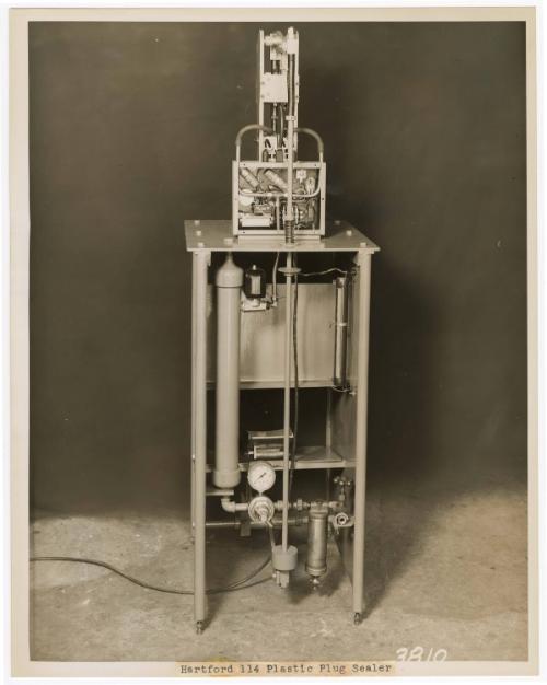 Gift of Carole Hornik and Sharon Cantone, 2023.44.28, Connecticut Museum of Culture and History…