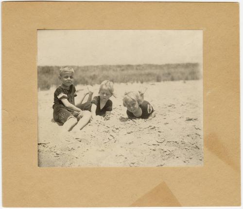 Gift of Mrs. Byard Williams, 1991.63.12, Connecticut Museum of Culture and History, Copyright U…
