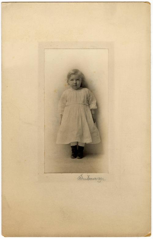 Gift of Mrs. Byard Williams, 1988.85.108, Connecticut Museum of Culture and History, Copyright …