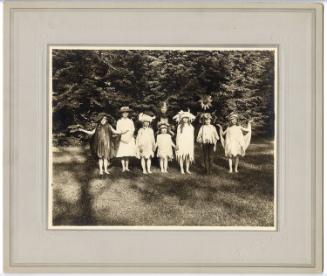 Gift of Mrs. Byard Williams, 1988.85.127, Connecticut Museum of Culture and History, Copyright …