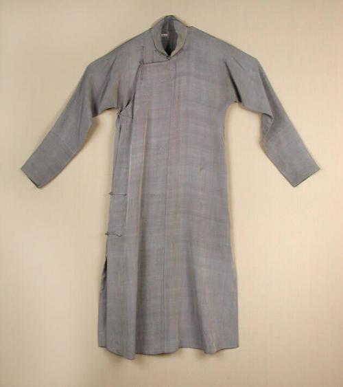 (Front of robe .10a) Gift of Mrs. Francis D. Ellis, 1973.40.10a, the Connecticut Historical Soc…